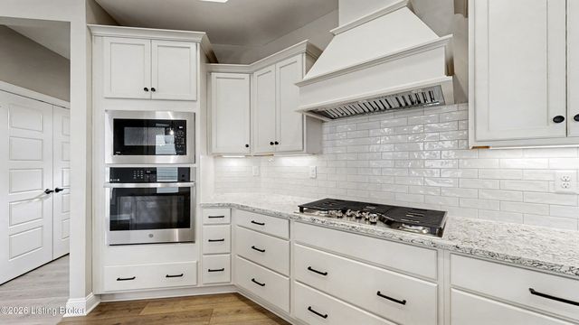 17024 Farrier Dr, Louisville, KY 40245