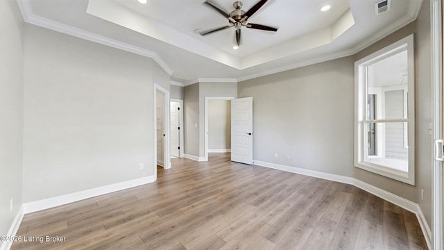 17024 Farrier Dr, Louisville, KY 40245