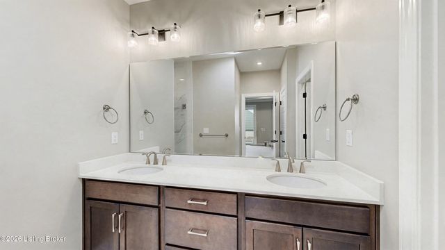 17024 Farrier Dr, Louisville, KY 40245