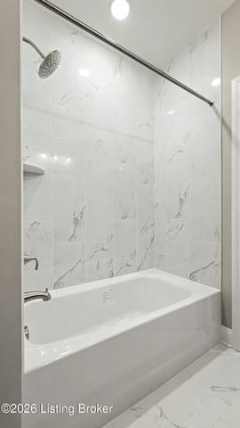 17024 Farrier Dr, Louisville, KY 40245