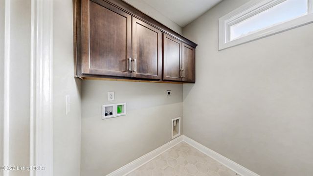 17024 Farrier Dr, Louisville, KY 40245