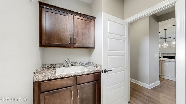 17024 Farrier Dr, Louisville, KY 40245