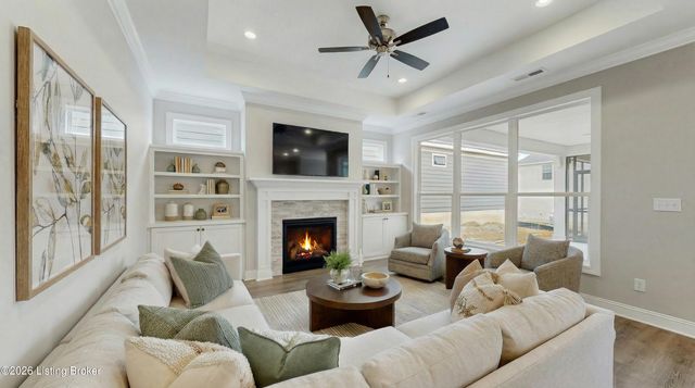 17024 Farrier Dr, Louisville, KY 40245