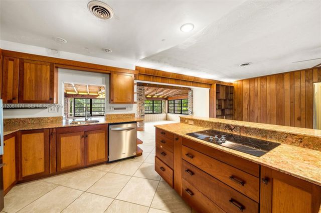 6801 SW 82nd Ave, Miami, FL 33143