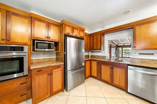 6801 SW 82nd Ave, Miami, FL 33143