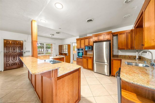 6801 SW 82nd Ave, Miami, FL 33143