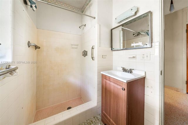 6801 SW 82nd Ave, Miami, FL 33143