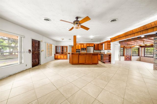 6801 SW 82nd Ave, Miami, FL 33143