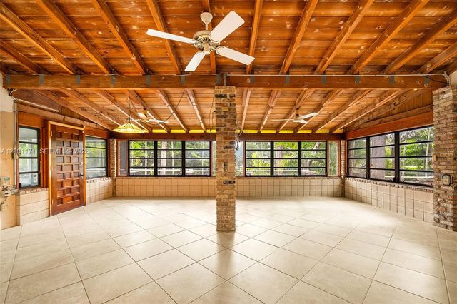 6801 SW 82nd Ave, Miami, FL 33143