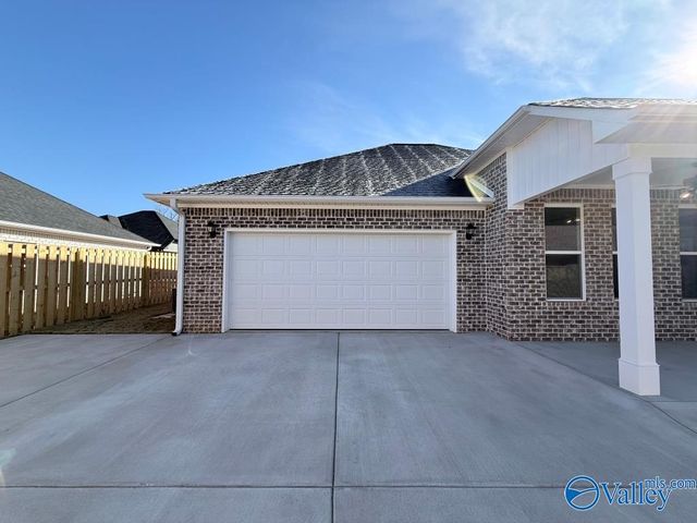 26481 Old Town Drive, Athens, AL 35613