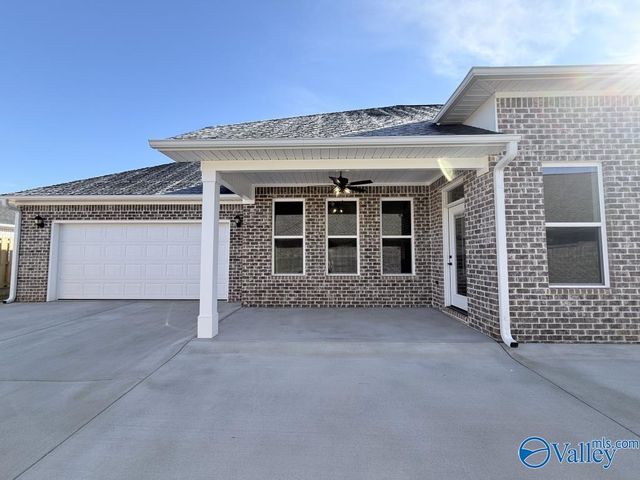 26481 Old Town Drive, Athens, AL 35613