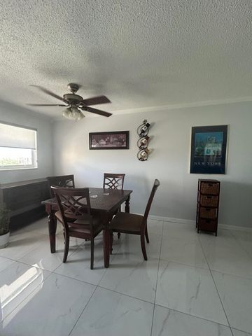 225 Bonnie Boulevard 405, Palm Springs, FL 33461