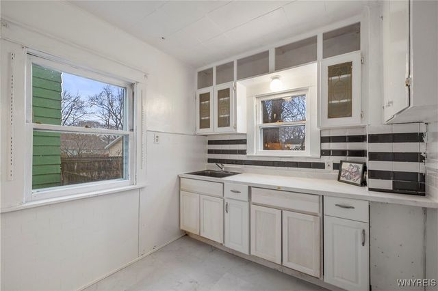 2436 Cleveland Avenue, Niagara Falls, NY 14305