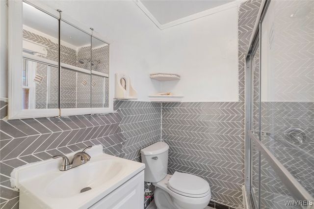 2436 Cleveland Avenue, Niagara Falls, NY 14305