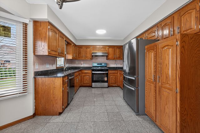 1281 Scarlet Drive, Addison, IL 60101