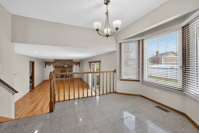 1281 Scarlet Drive, Addison, IL 60101