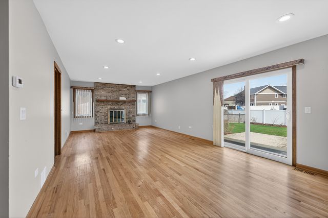 1281 Scarlet Drive, Addison, IL 60101