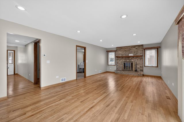 1281 Scarlet Drive, Addison, IL 60101