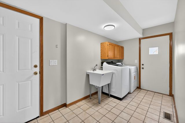1281 Scarlet Drive, Addison, IL 60101