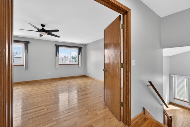 1281 Scarlet Drive, Addison, IL 60101