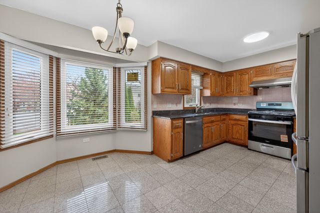 1281 Scarlet Drive, Addison, IL 60101