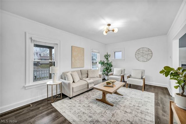 2204 Bunts Road, Lakewood, OH 44107