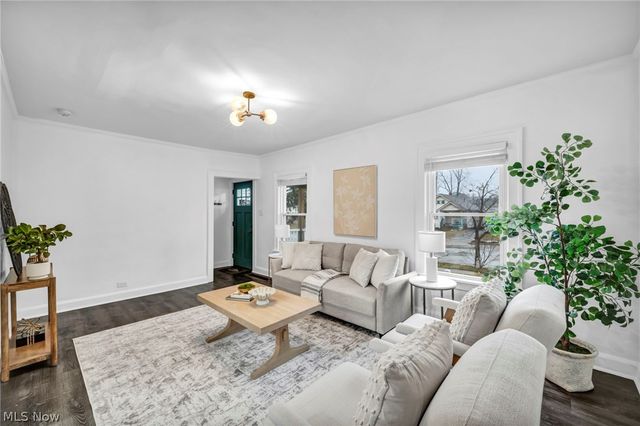 2204 Bunts Road, Lakewood, OH 44107