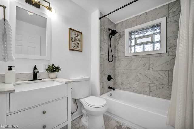 2204 Bunts Road, Lakewood, OH 44107