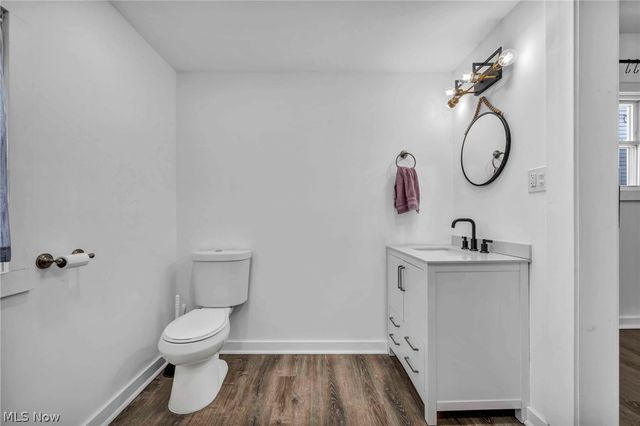 2204 Bunts Road, Lakewood, OH 44107