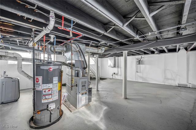 2204 Bunts Road, Lakewood, OH 44107