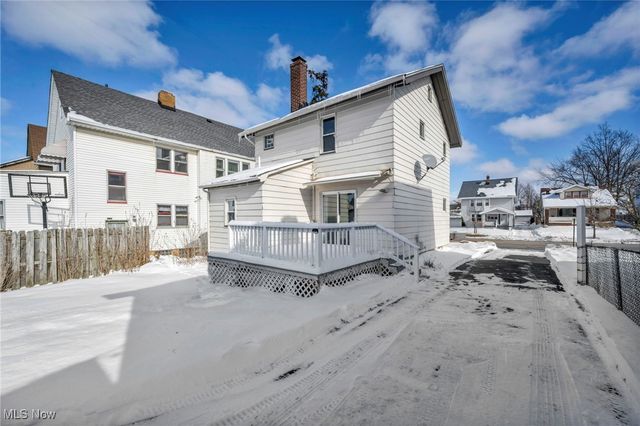 2204 Bunts Road, Lakewood, OH 44107