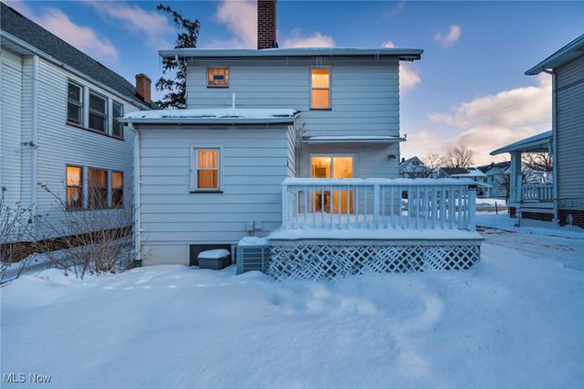 2204 Bunts Road, Lakewood, OH 44107