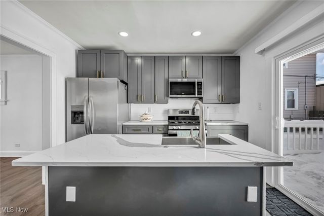 2204 Bunts Road, Lakewood, OH 44107