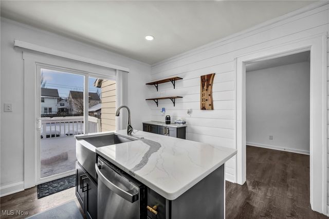 2204 Bunts Road, Lakewood, OH 44107