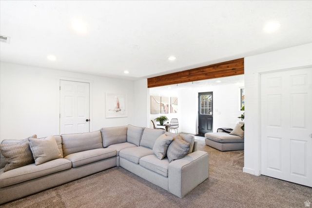 992 S 200 E, Layton, UT 84041