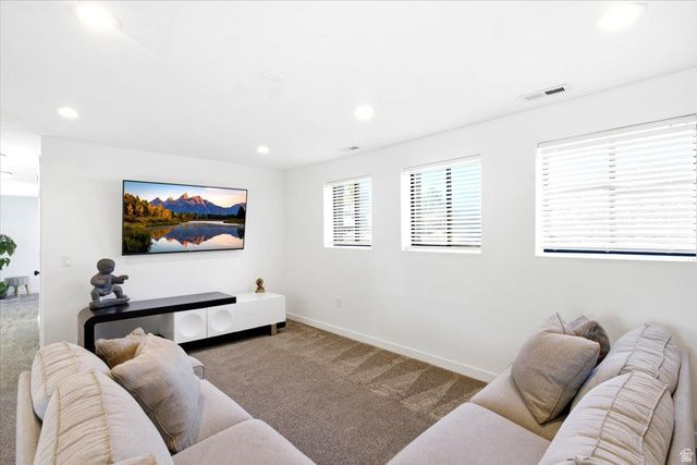 992 S 200 E, Layton, UT 84041