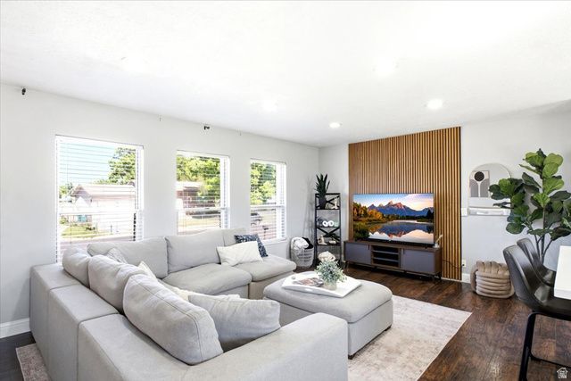 992 S 200 E, Layton, UT 84041
