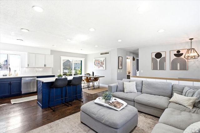 992 S 200 E, Layton, UT 84041