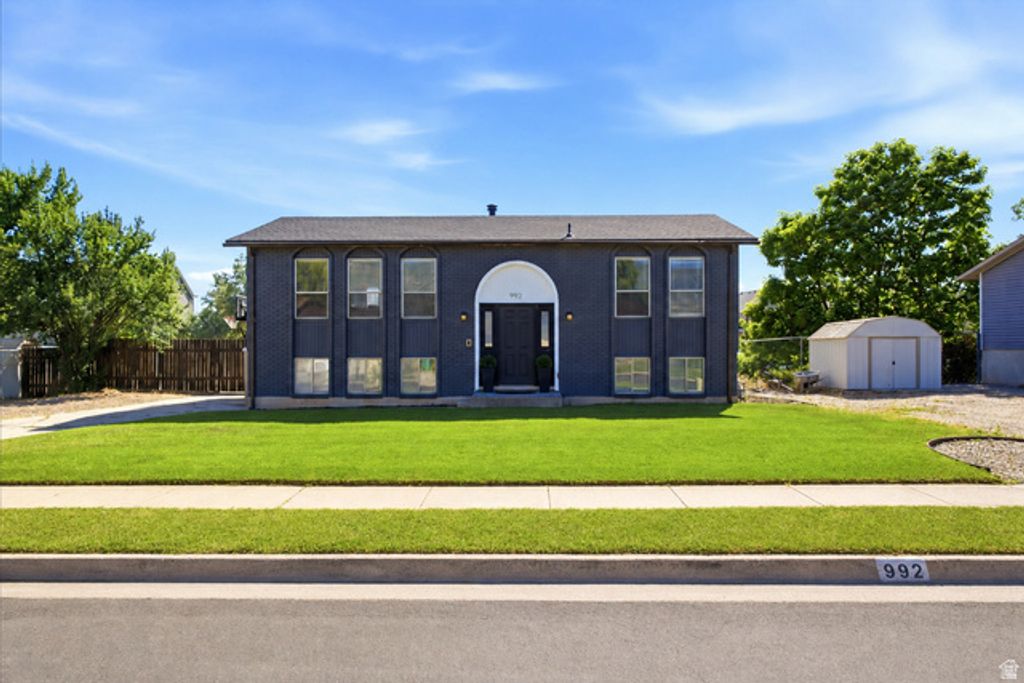 992 S 200 E, Layton, UT 84041
