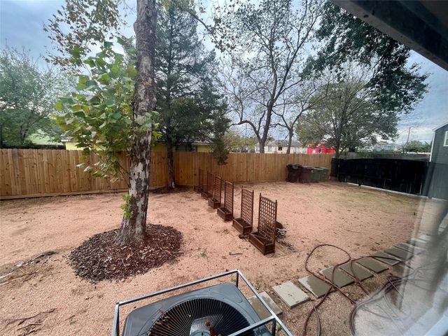 302 Moody Street, Houston, TX 77009