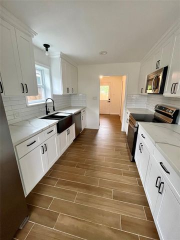 302 Moody Street, Houston, TX 77009