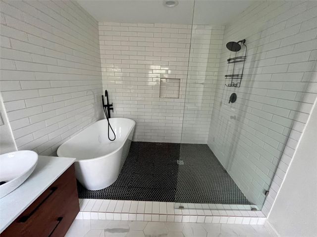 302 Moody Street, Houston, TX 77009