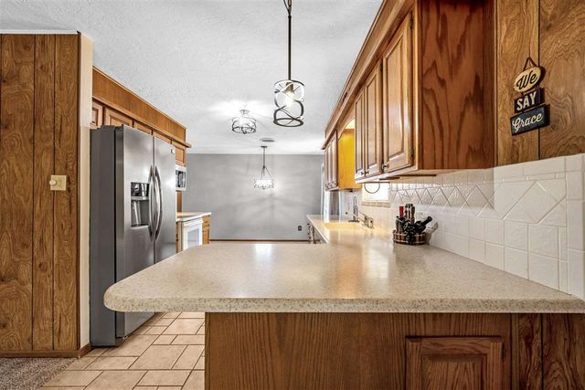 7202 NW Compass Dr, Lawton, OK 73505