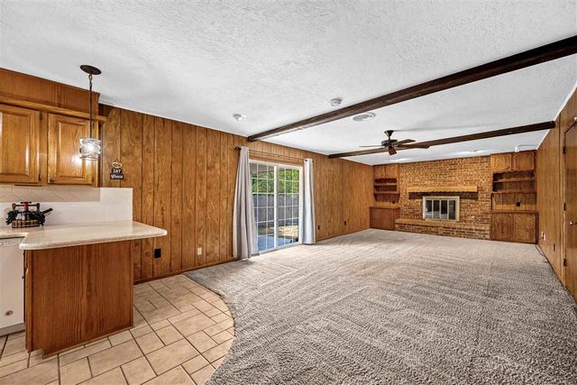 7202 NW Compass Dr, Lawton, OK 73505
