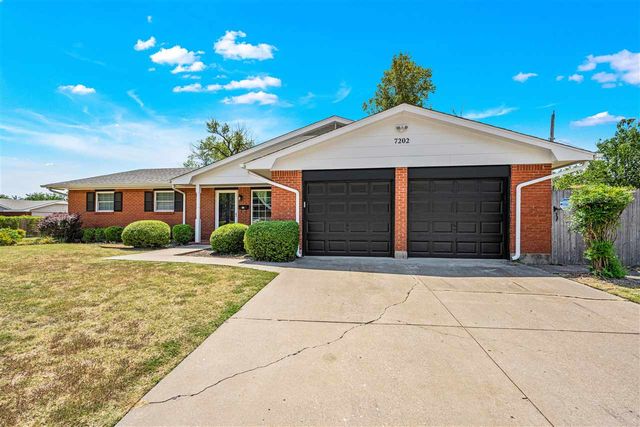 7202 NW Compass Dr, Lawton, OK 73505