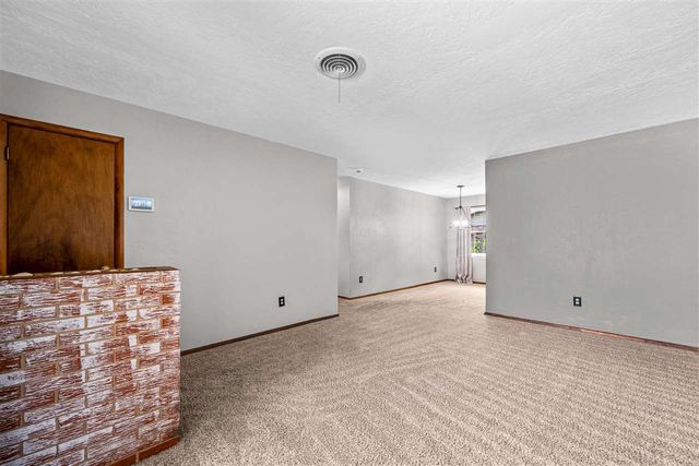 7202 NW Compass Dr, Lawton, OK 73505