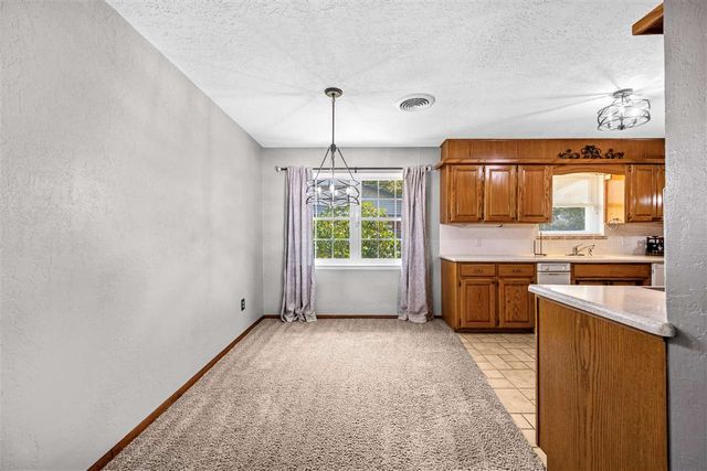 7202 NW Compass Dr, Lawton, OK 73505