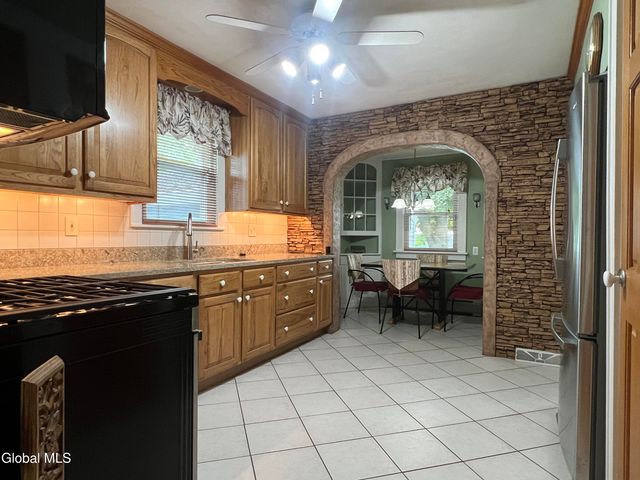 1222 Paul Avenue, Rotterdam, NY 12306