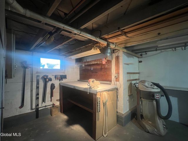 1222 Paul Avenue, Rotterdam, NY 12306