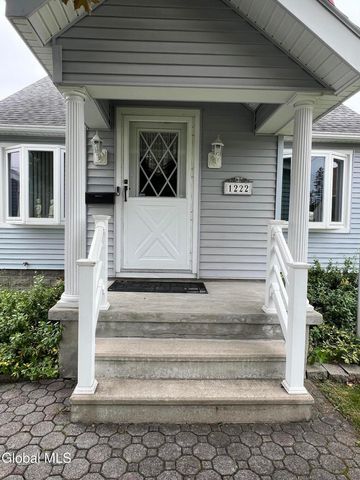 1222 Paul Avenue, Rotterdam, NY 12306